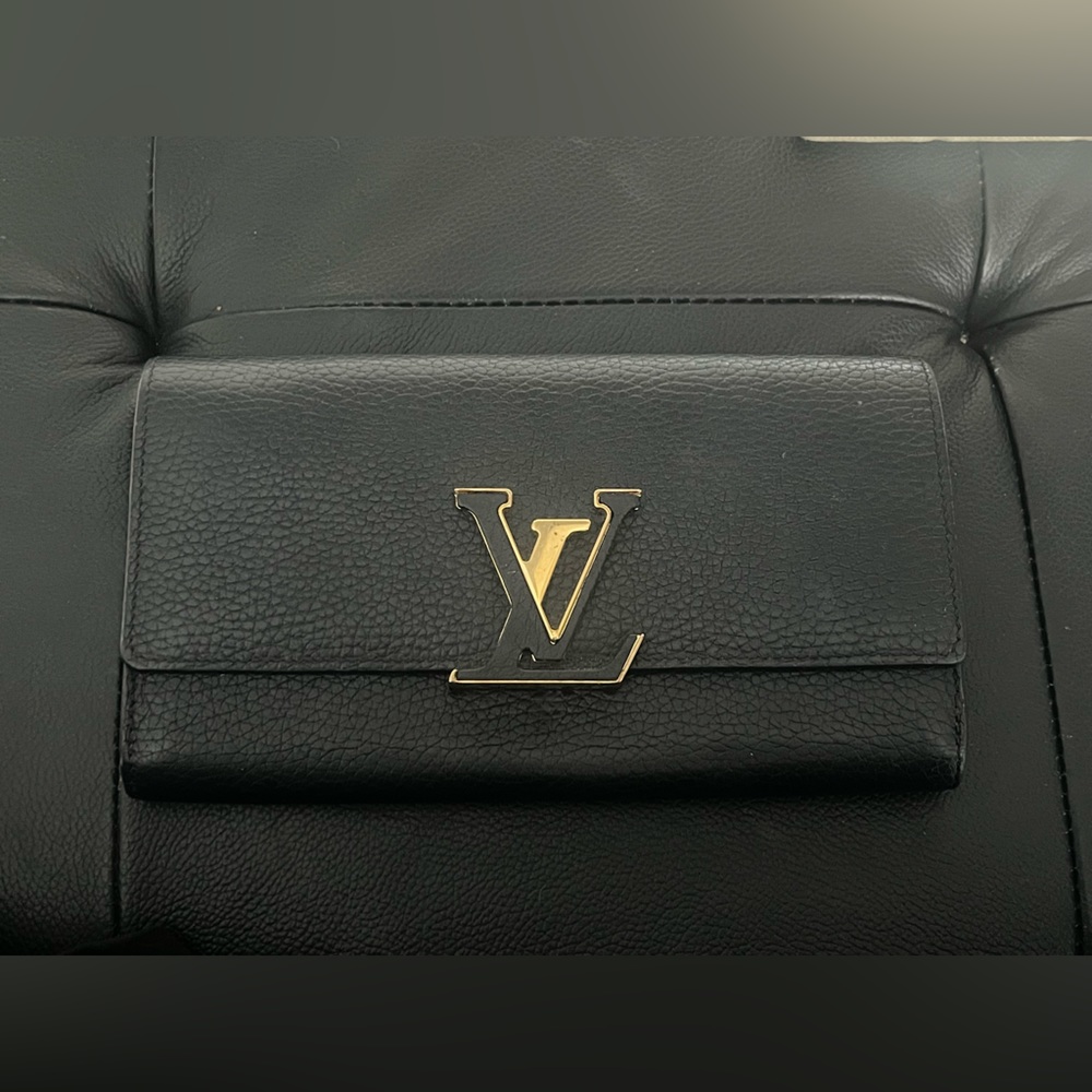 Capucines Lv wallet